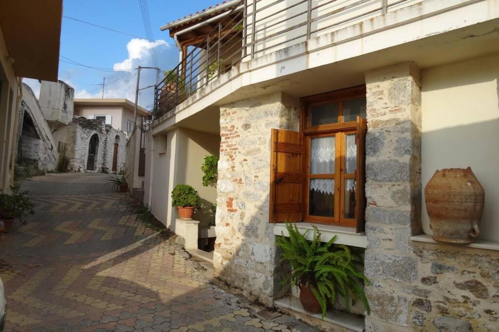 Traditional Cretan Stone House In The Center Of Crete Litos Exterior foto