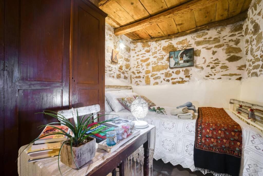 Traditional Cretan Stone House In The Center Of Crete Litos Exterior foto